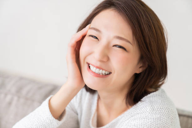 歯がボロボロで噛めないときはどうする?インプラント治療での解決法とは